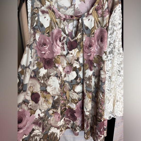 Paisley Grace Lace Top Size XXXL - Picture 6 of 9